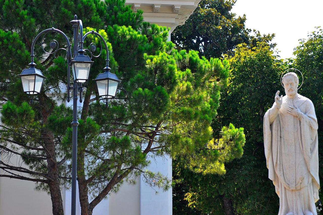 Albergo Meuble Olivi Toscolano Maderno Exterior foto