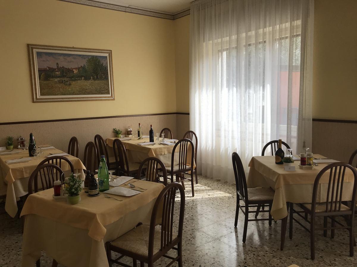 Albergo Meuble Olivi Toscolano Maderno Exterior foto