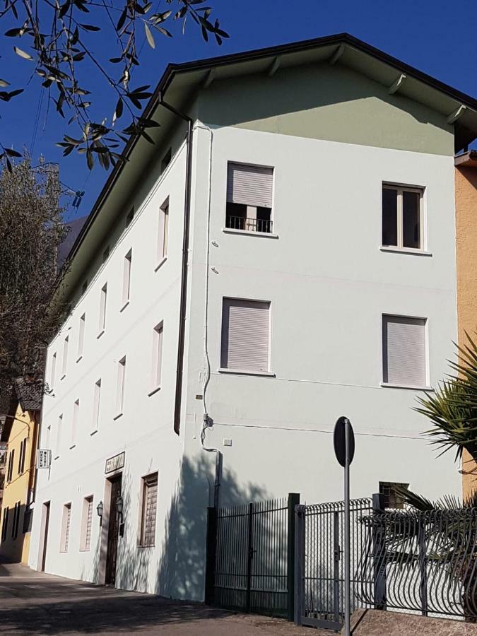 Albergo Meuble Olivi Toscolano Maderno Exterior foto